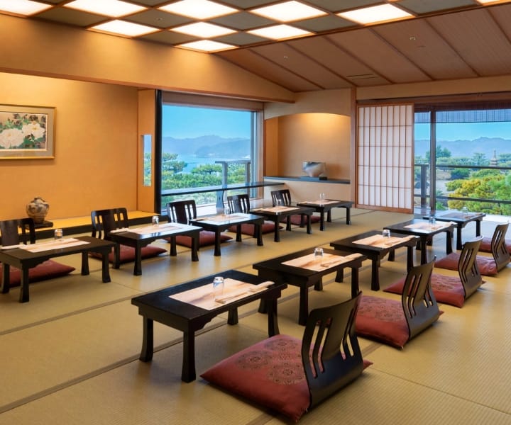 Banquet room “MANRYO”